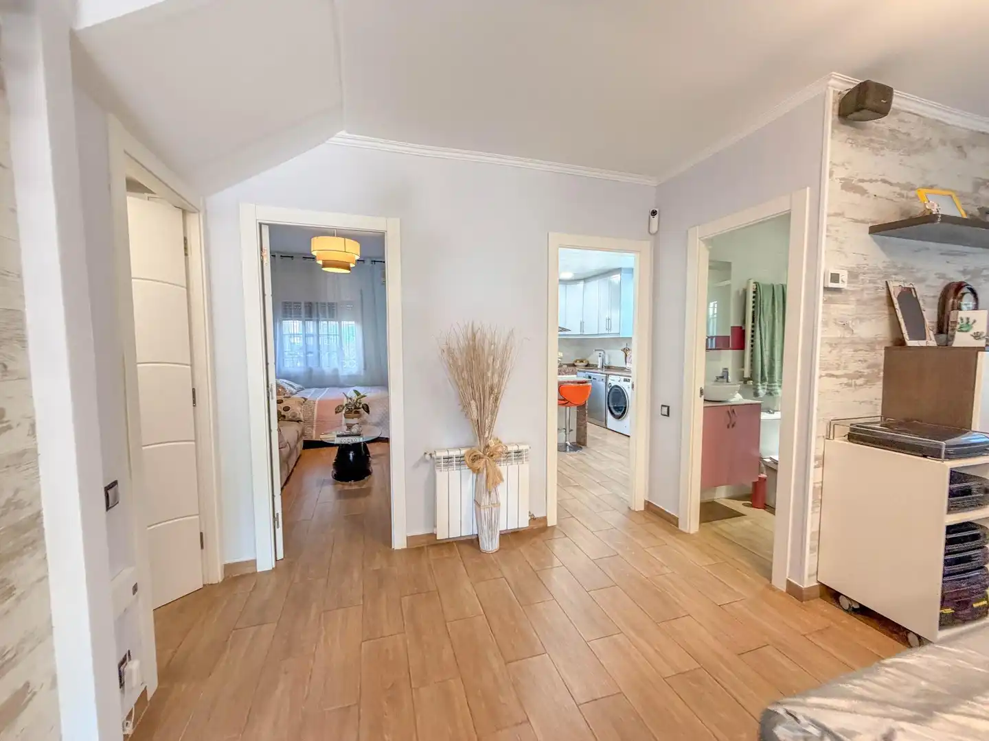 Detached homes for sale in Abrera  with Air Conditioner, Heating and Private garden