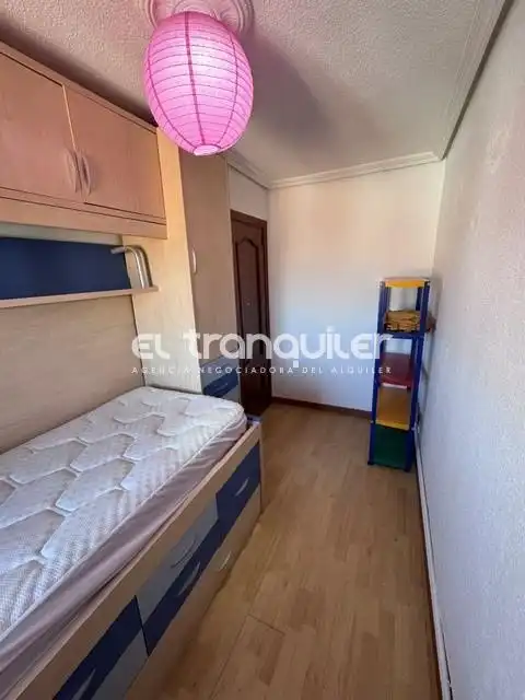 Bedroom of Flat for rent in Madrid  with Air Conditioner, Furnished and Washing machine