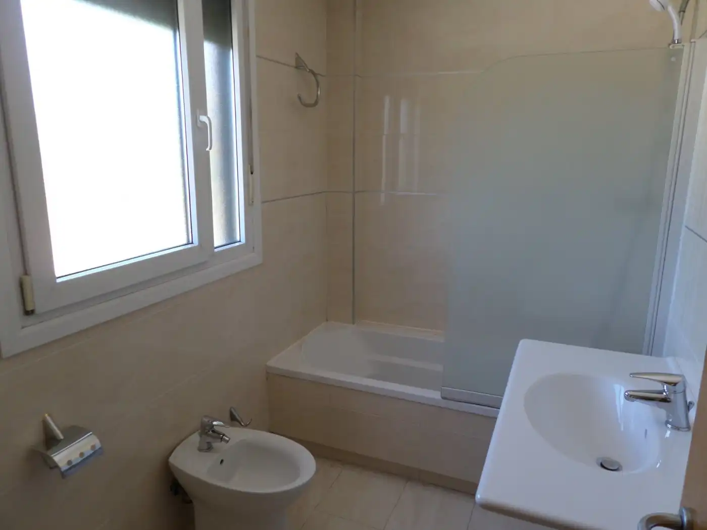 Baño de Casa adosada en venta en Laguna de Duero con Calefacción, Terraza y Trastero