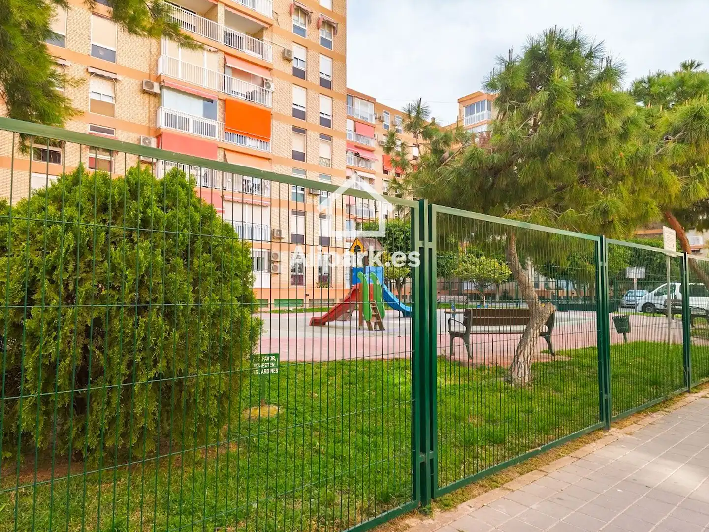 Vista exterior de Pis en venda en Alicante / Alacant amb Aire condicionat, Terrassa i Piscina