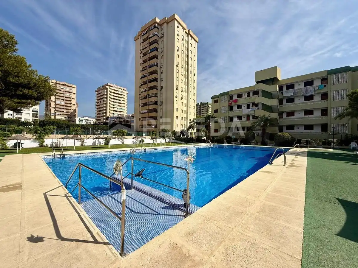 Piscina de Apartamento en venta en Roquetas de Mar con Aire acondicionado, Jardín privado y Amueblado