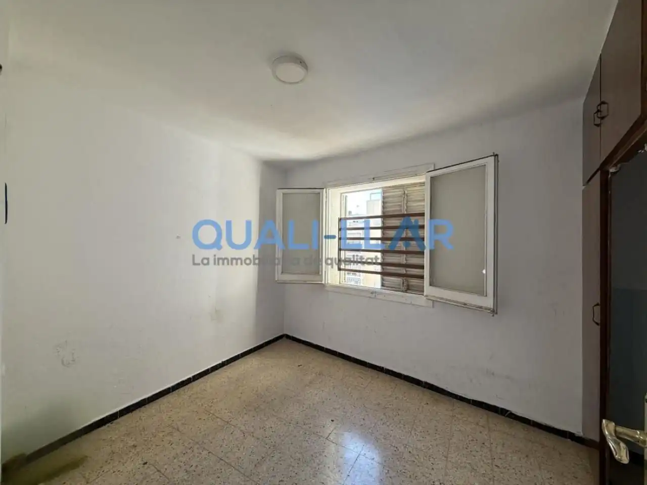 Dormitori de Pis en venda en Sant Feliu de Llobregat amb Balcó