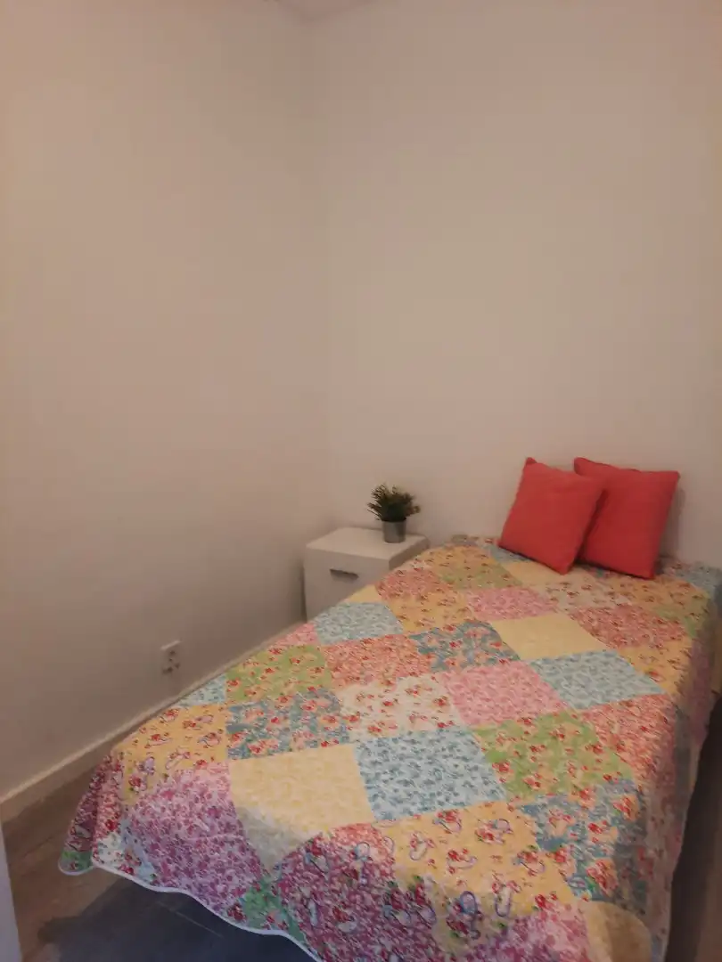 Habitación de Piso de alquiler en Zaragoza con Calefacción, Amueblado y Horno