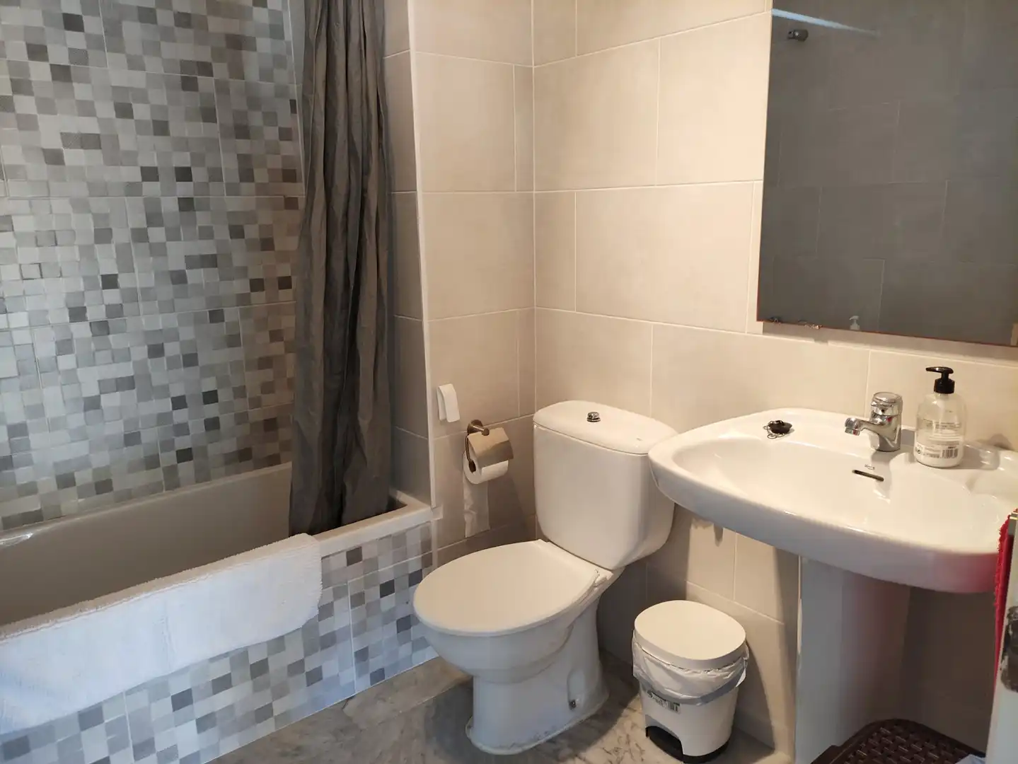 Flat for rent in Calle Hermano Fermín, Centro - Calzada - Cabo Noval