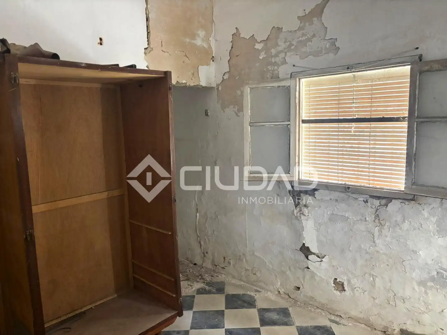 Houses for sale in V Centenario - Piletas - Capuchinos