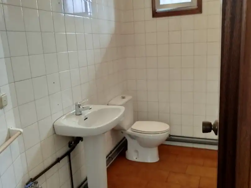Badezimmer von Geschaftsraum zur Miete in Caldas de Reis