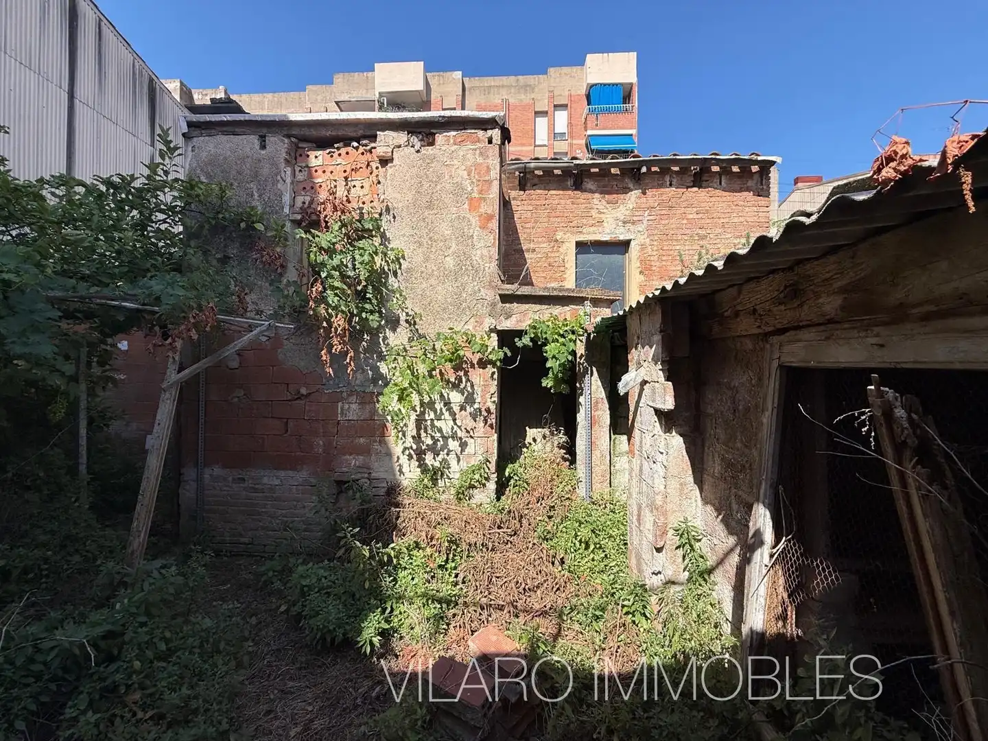 Exterior view of Detached homes for sale in Sabadell  with Private garden and Storage room