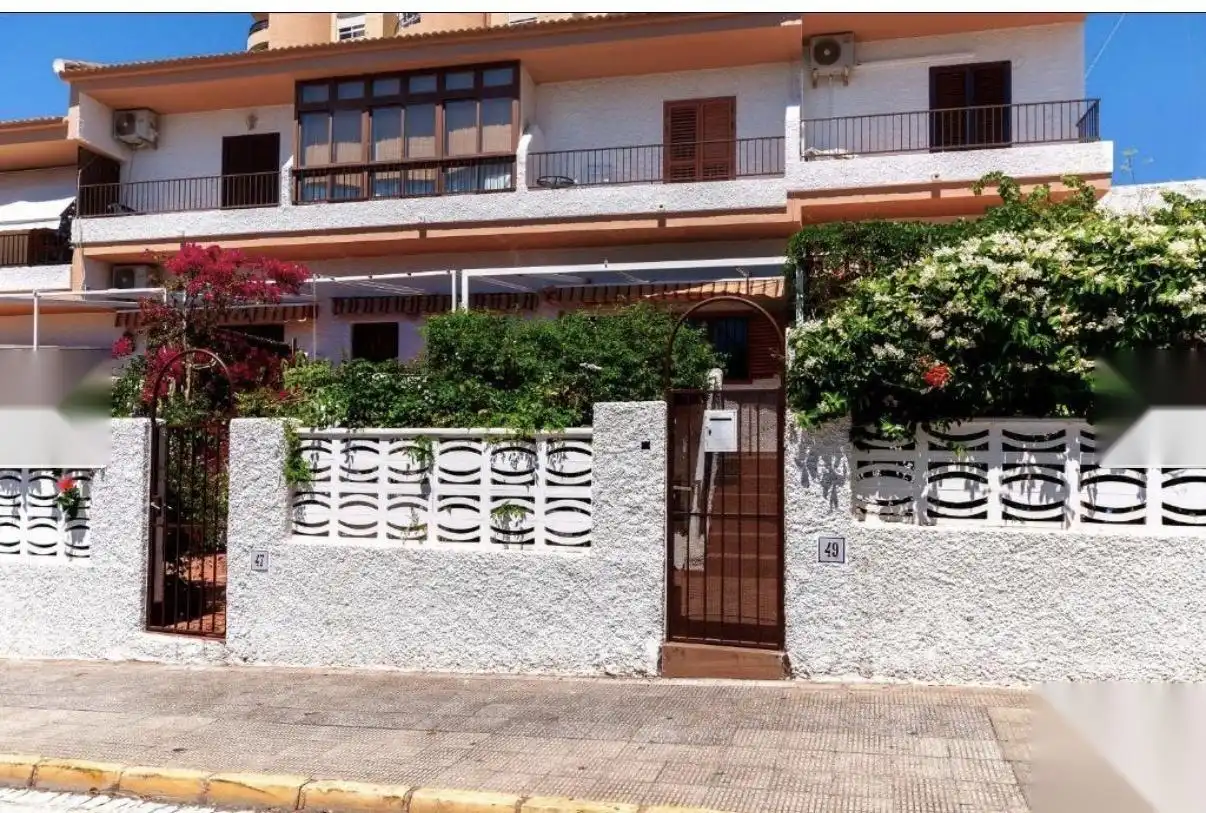 Vista exterior de Casa o xalet de lloguer en Santa Pola ciudad
