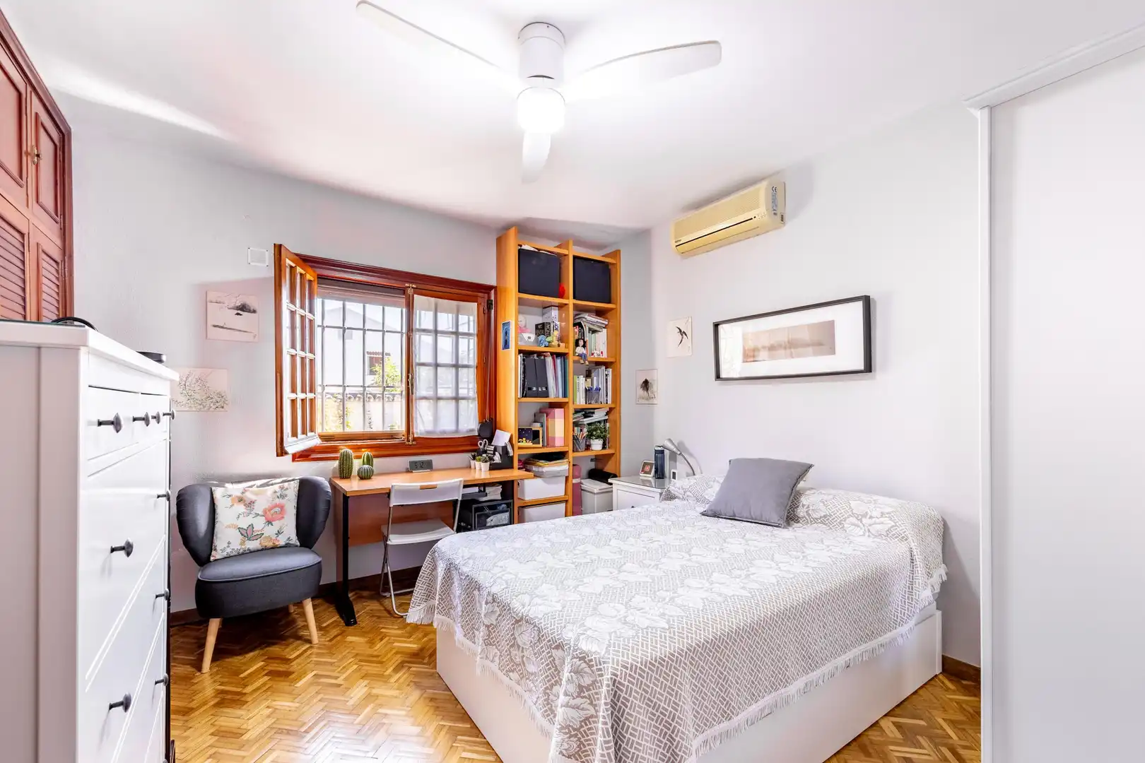 Bedroom of Houses for sale in Málaga  with Air Conditioner, Heating and Private garden