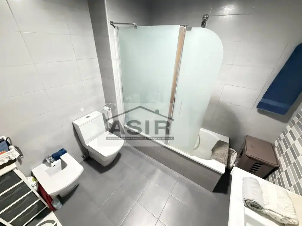 Bathroom of Flat for sale in Alzira