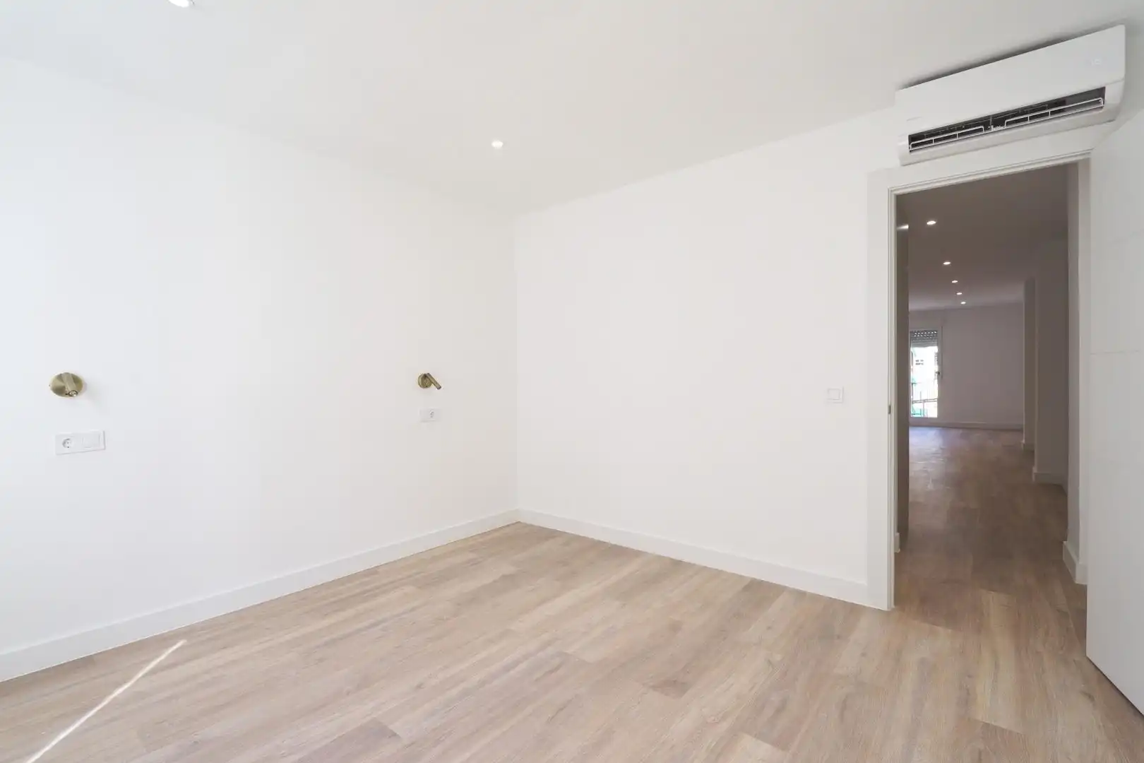 Bedroom of Flat for sale in Zaragoza
