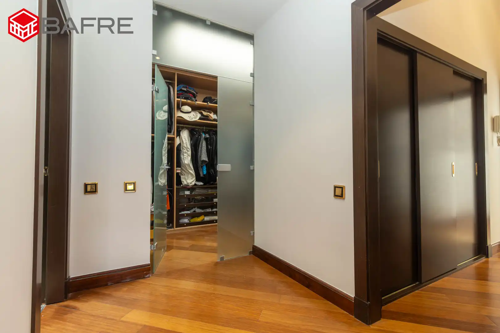 Bedroom of Houses for sale in Pozuelo de Alarcón  with Air Conditioner, Private garden and Storage room