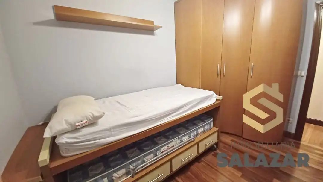 Bedroom of Flat for rent in Bilbao   with Heating