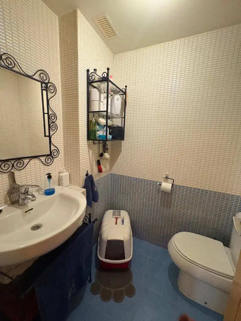 Badezimmer von Dachboden zum Verkauf in Yebes mit Klimaanlage, Heizung und Terrasse