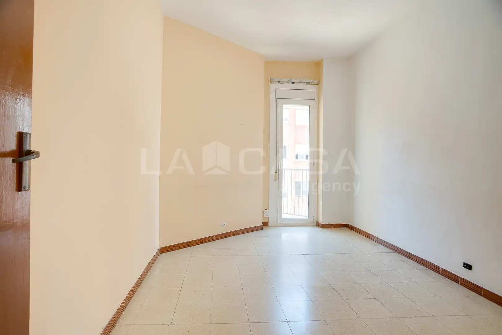 Habitación de Piso en venta en Barcelona con Balcón