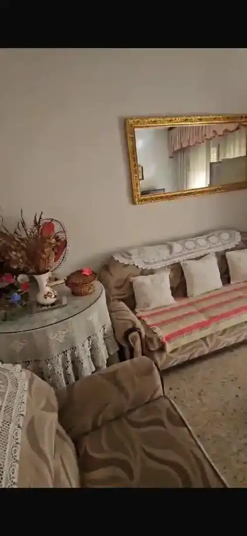 Sala d'estar de Casa o xalet en venda en  Madrid Capital amb Aire condicionat i Balcó