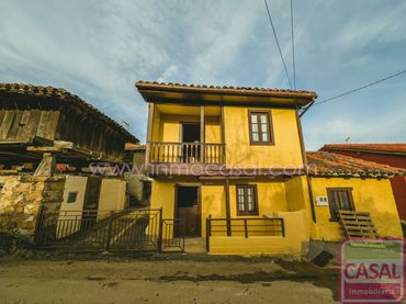 Casa en venda a Laviana