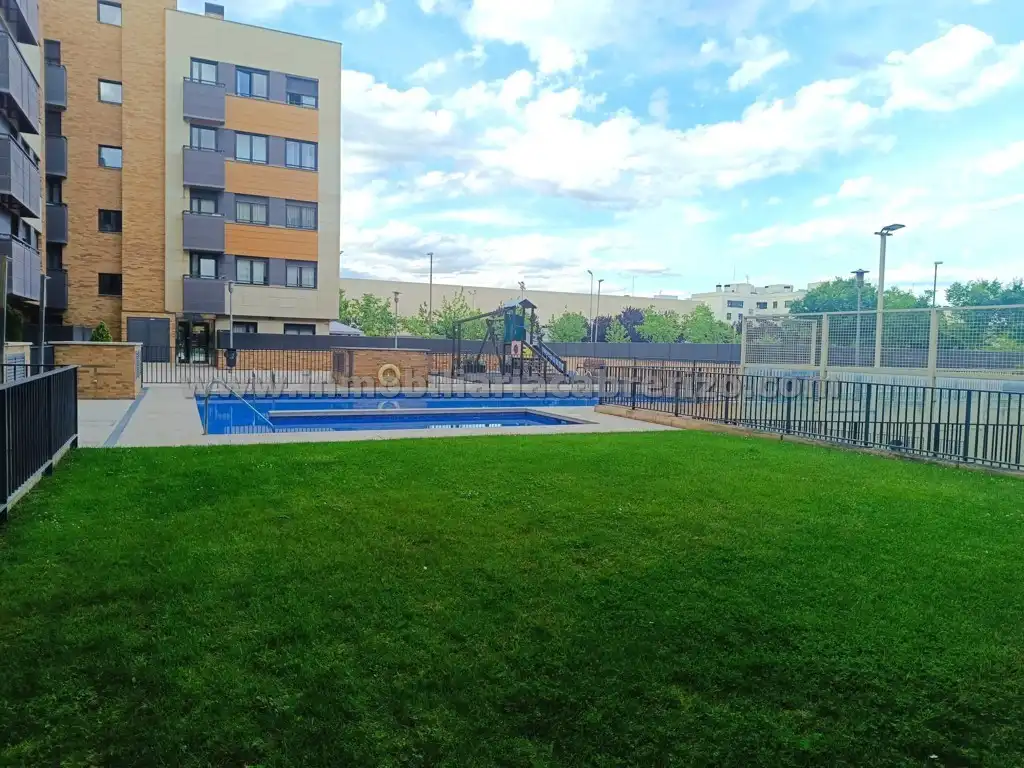 Piscina de Apartamento en venta en  Logroño con Aire acondicionado, Calefacción y Parquet