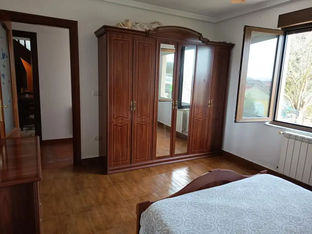 Habitación de Casa o chalet en venta en Avilés con Amueblado