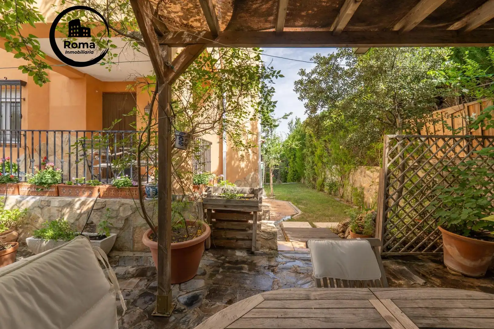 Terrassa de Casa o xalet en venda en La Zubia amb Aire condicionat, Calefacció i Jardí privat