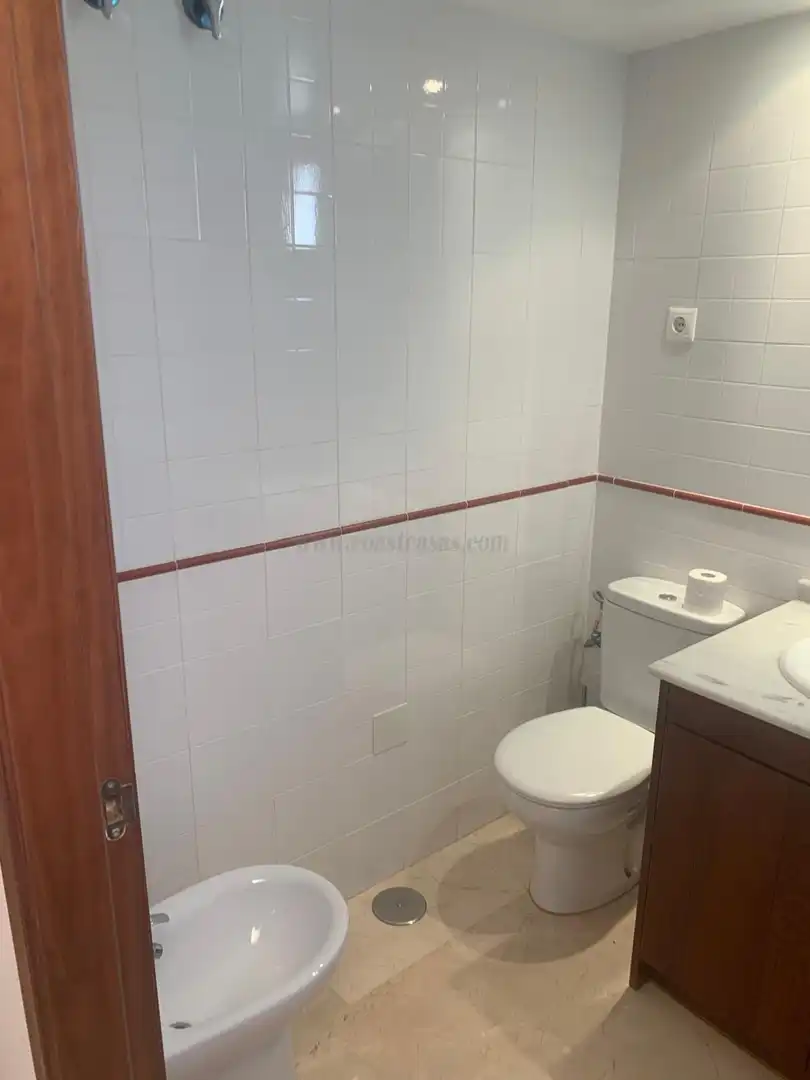 Baño de Apartamento en venta en Torrevieja con Aire acondicionado, Calefacción y Terraza