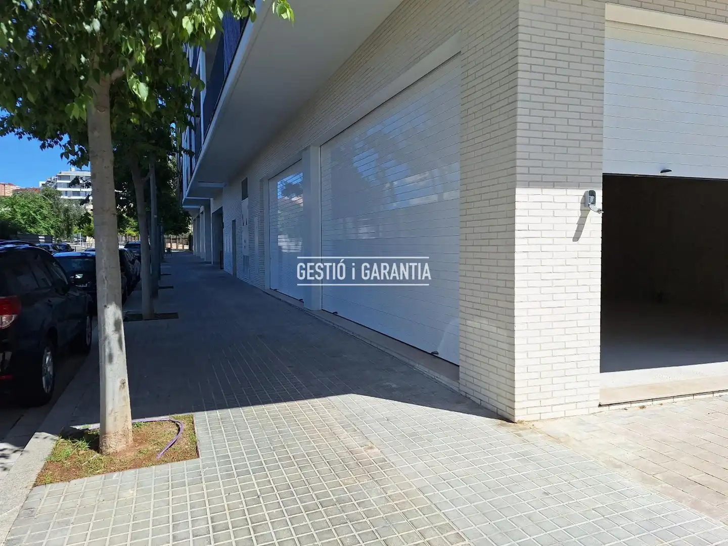 Vista exterior de Local en venda en L'Hospitalet de Llobregat