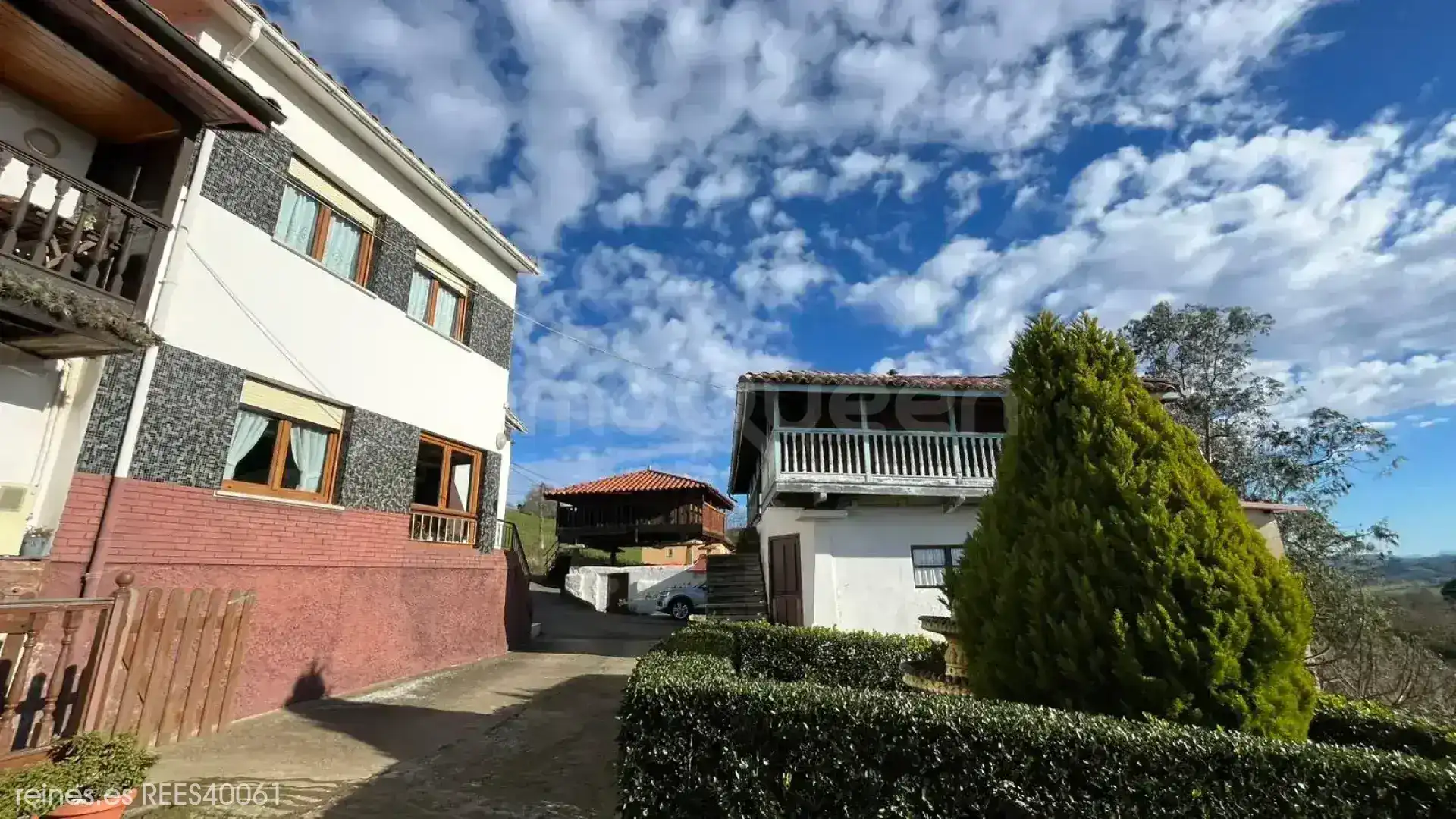 Außenansicht von Haus oder Chalet zum Verkauf in Siero mit Heizung, Privatgarten und Terrasse