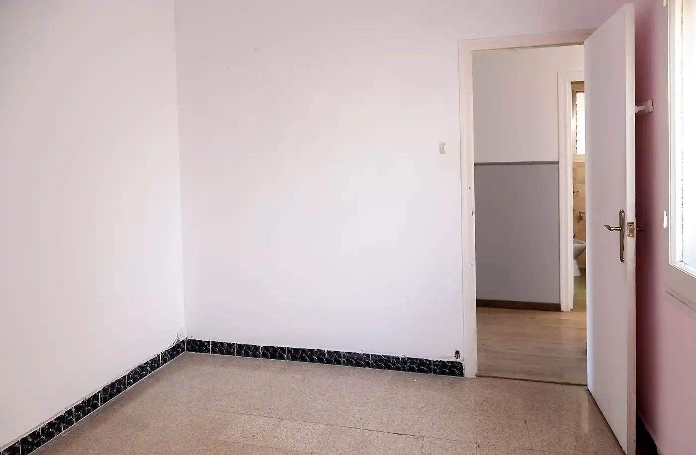 Wohnung zum Verkauf in Barcelona mit Balkon und Alarm