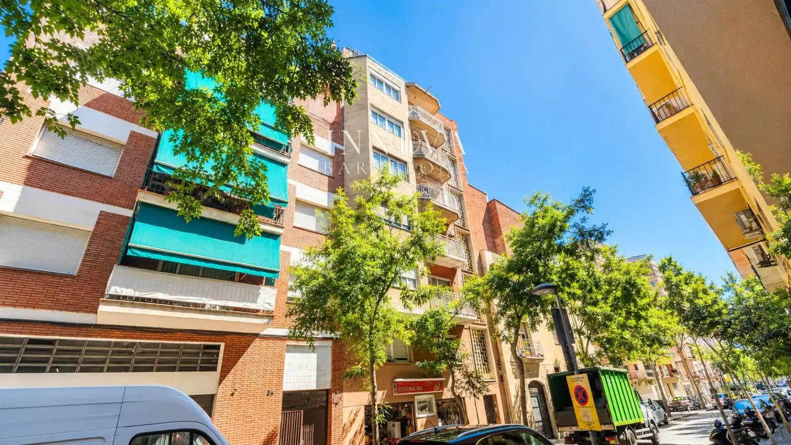 Vista exterior de Pis en venda en Barcelona amb Terrassa