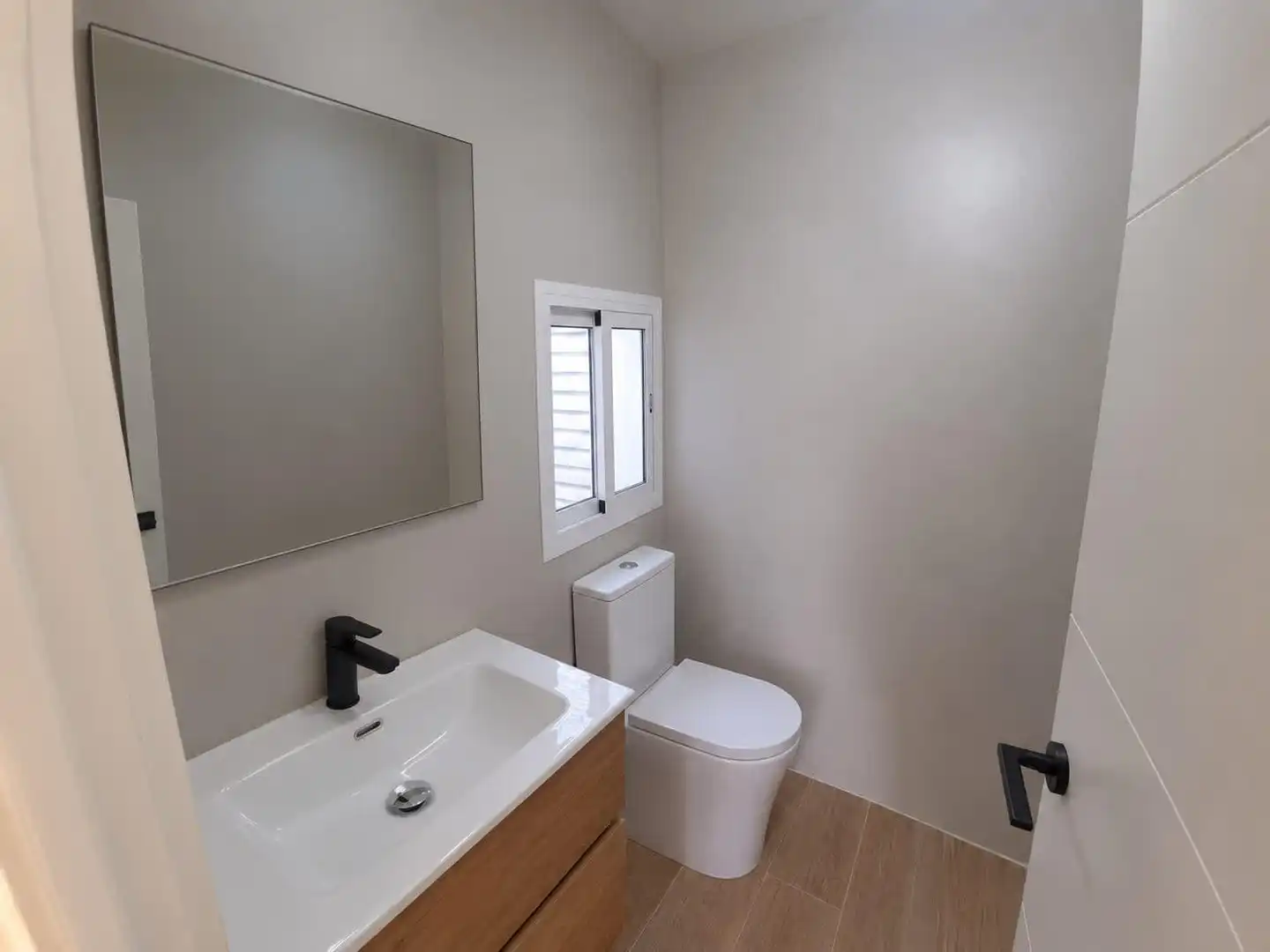 Bany de Apartament en venda en Sanlúcar de Barrameda amb Aire condicionat i Traster