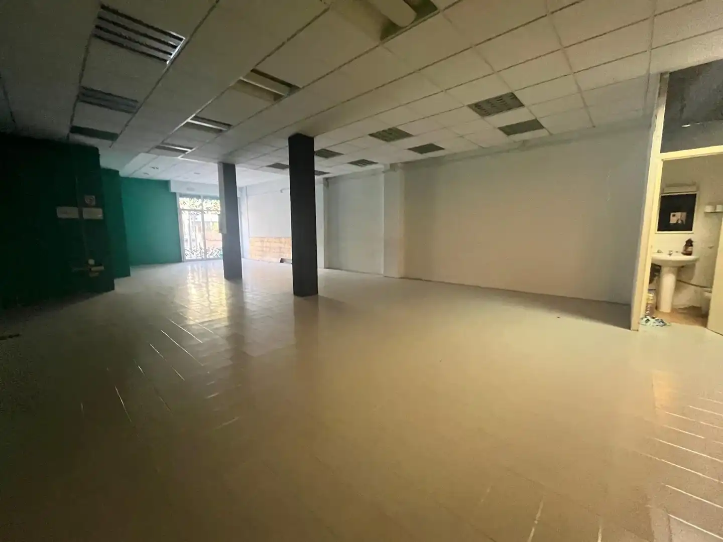 Local en Igualada con 350 m2 por 150.000 Euros., imatge 2