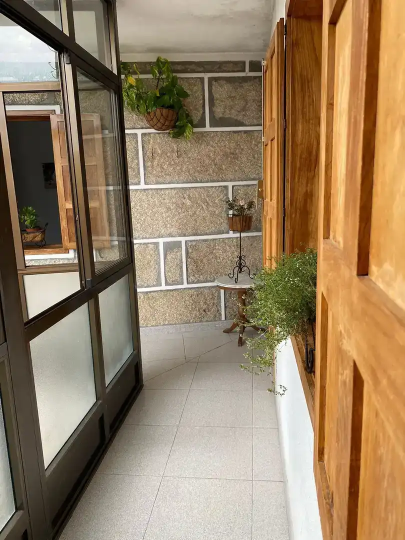 Terrassa de Pis de lloguer en A Merca   amb Jardí privat, Traster i Moblat