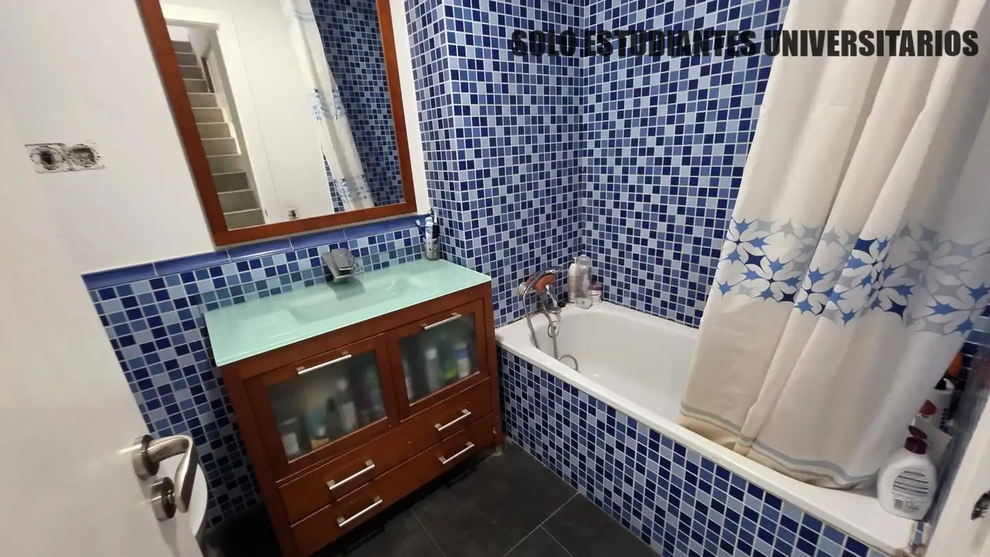 Baño de Planta baja para compartir en Terrassa con Aire acondicionado, Calefacción y Terraza