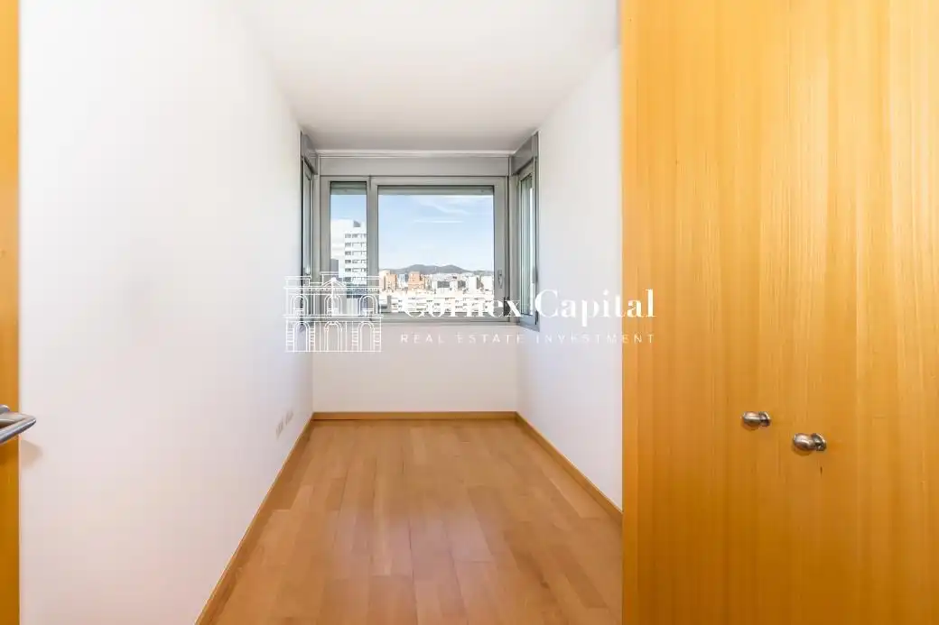 Schlafzimmer von Wohnung zum Verkauf in Barcelona mit Klimaanlage, Heizung und Privatgarten