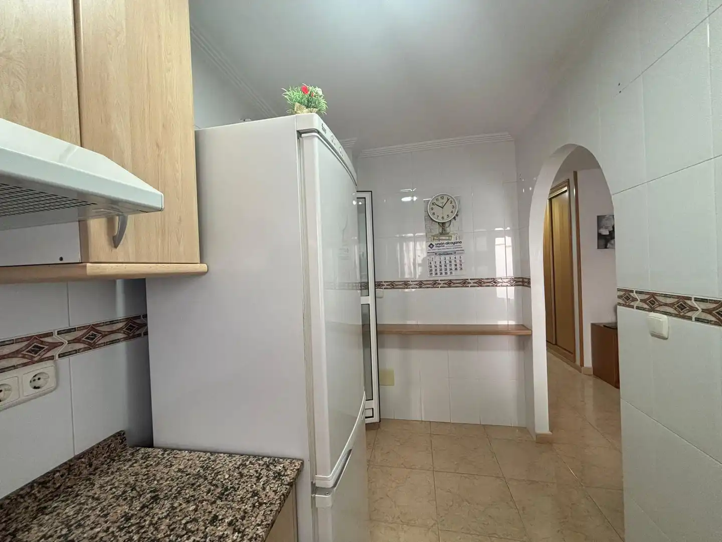 Cocina de Dúplex de alquiler en Los Alcázares con Jardín privado, Terraza y Amueblado
