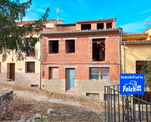 Außenansicht von Einfamilien-Reihenhaus zum verkauf in Forcall mit Terrasse und Abstellraum