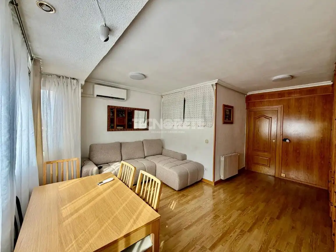Vista exterior de Piso en venta en Madrid