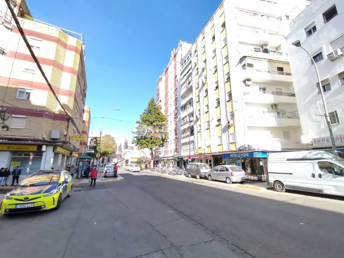 Pis en venda a Avenida palomares 1, Barrio Alto