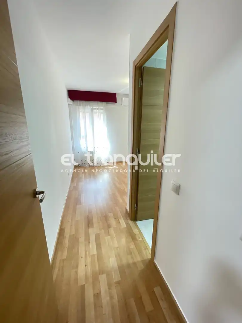 Dormitori de Pis de lloguer en Leganés amb Aire condicionat, Parquet i Terrassa
