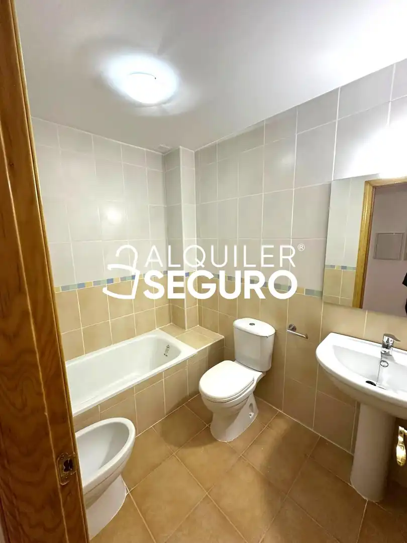 Badezimmer von Wohnung zur Miete in Cijuela mit Abstellraum und Möbliert