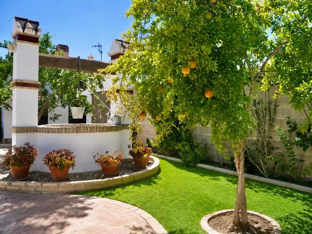 Jardín de Casa o chalet en venta en Hinojos con Aire acondicionado, Jardín privado y Terraza
