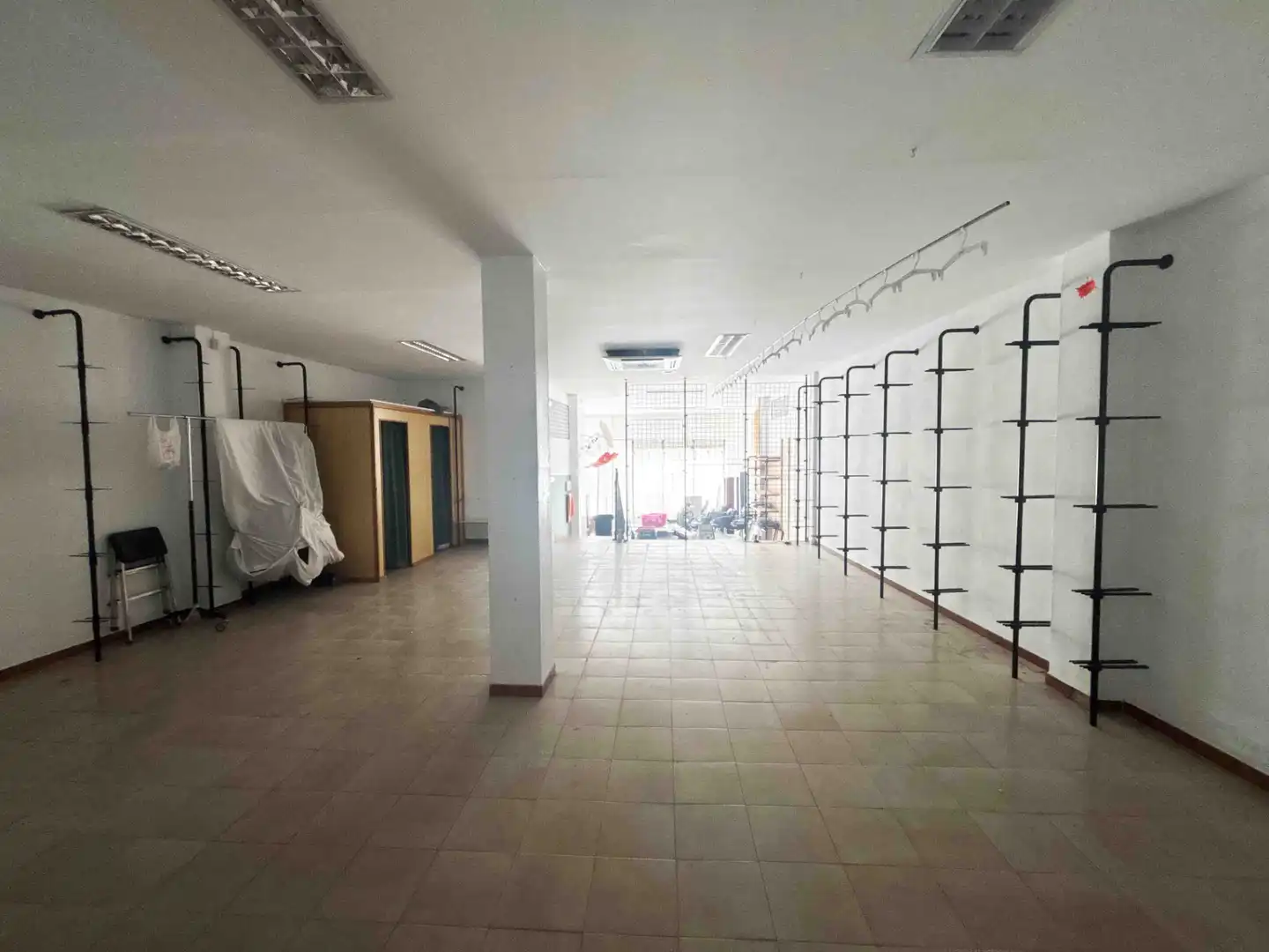 Local en venta en Benalup-Casas Viejas con Aire acondicionado