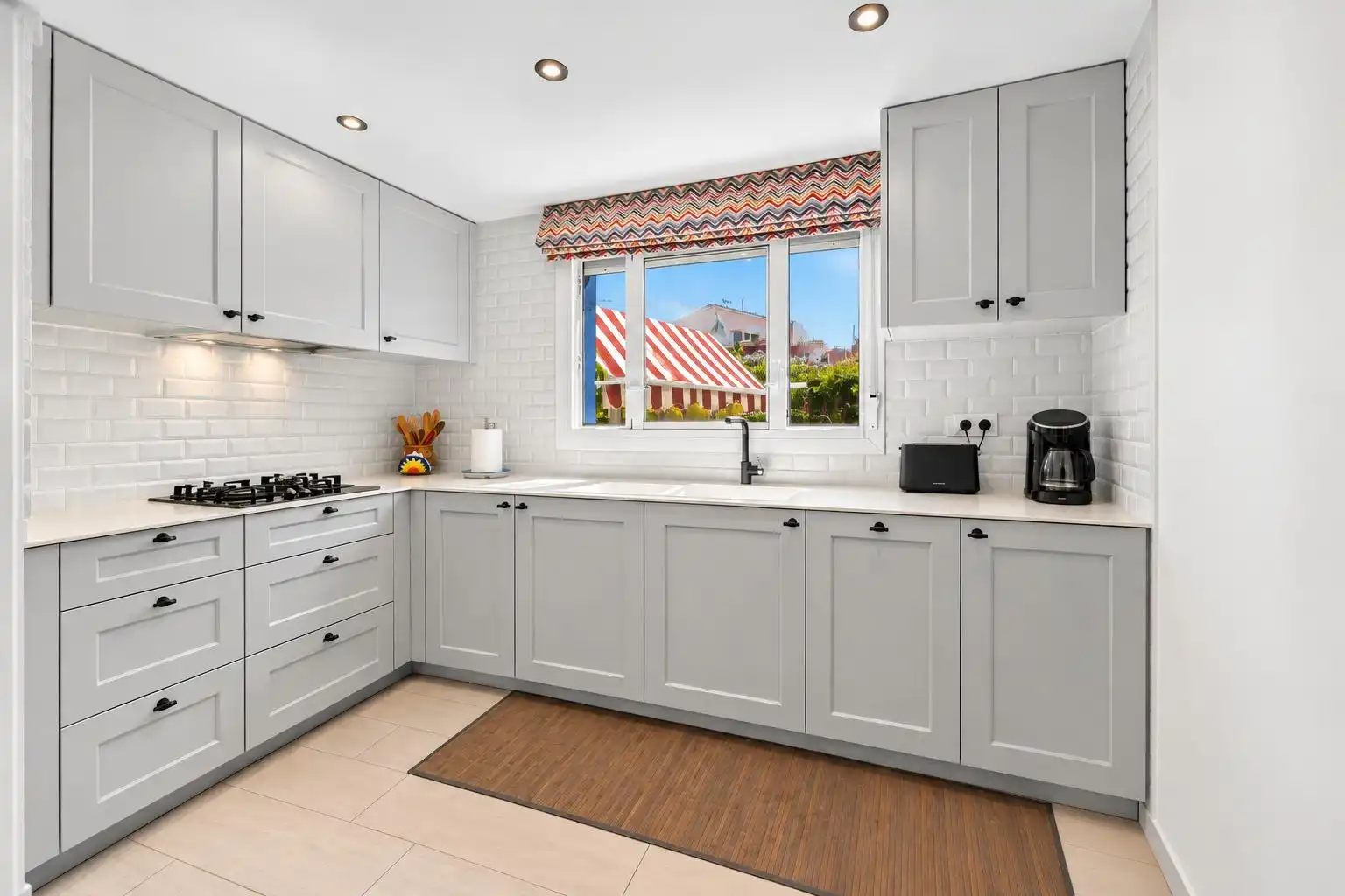Cocina de Casa o chalet en venta en Dénia con Jardín privado, Terraza y Jacuzzi