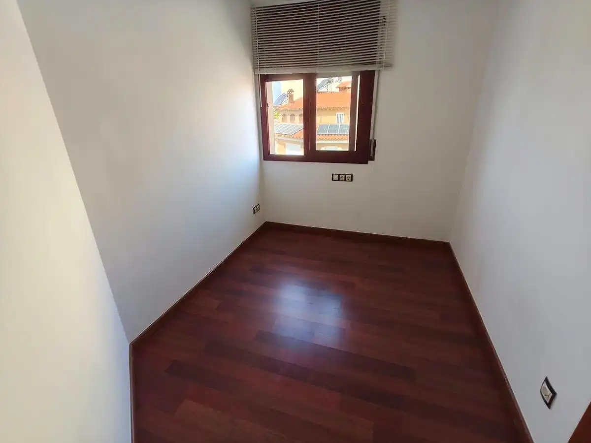 Flat with terrace for sale in Zona Hospital, imagen 13