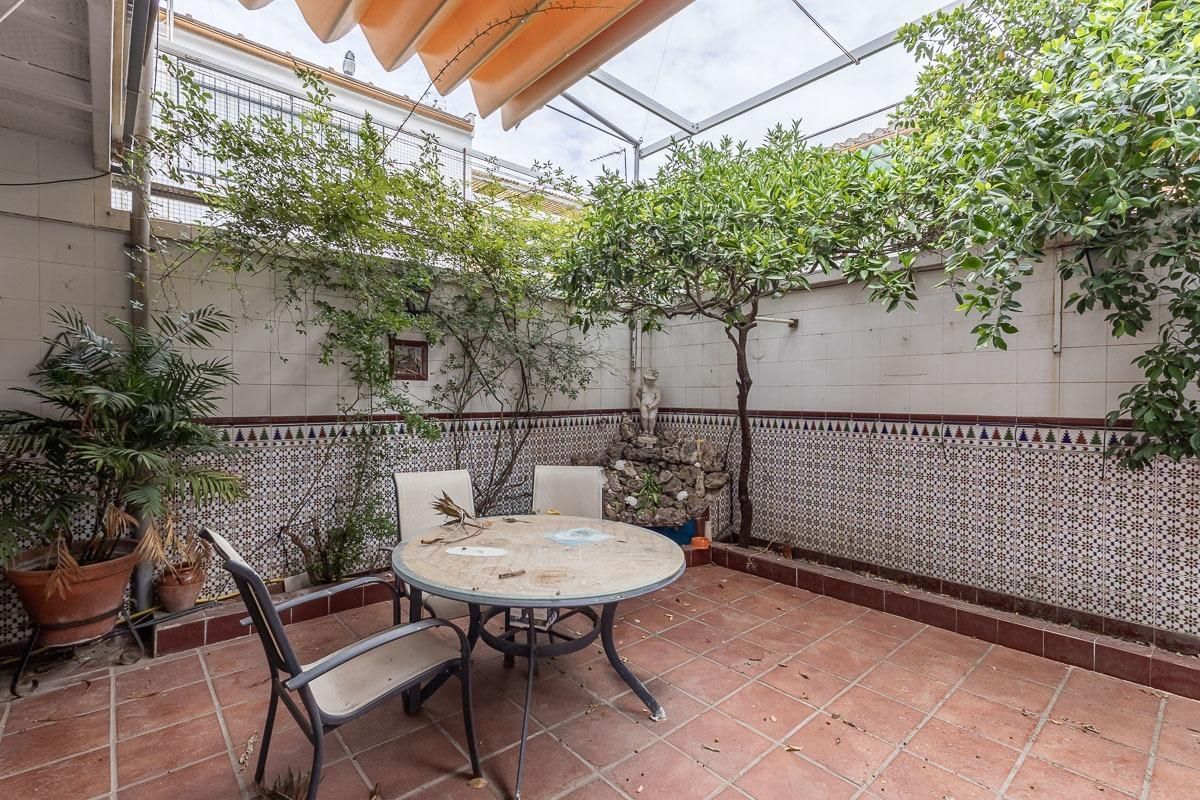 Terrace of Single-family semi-detached for sale in Armilla