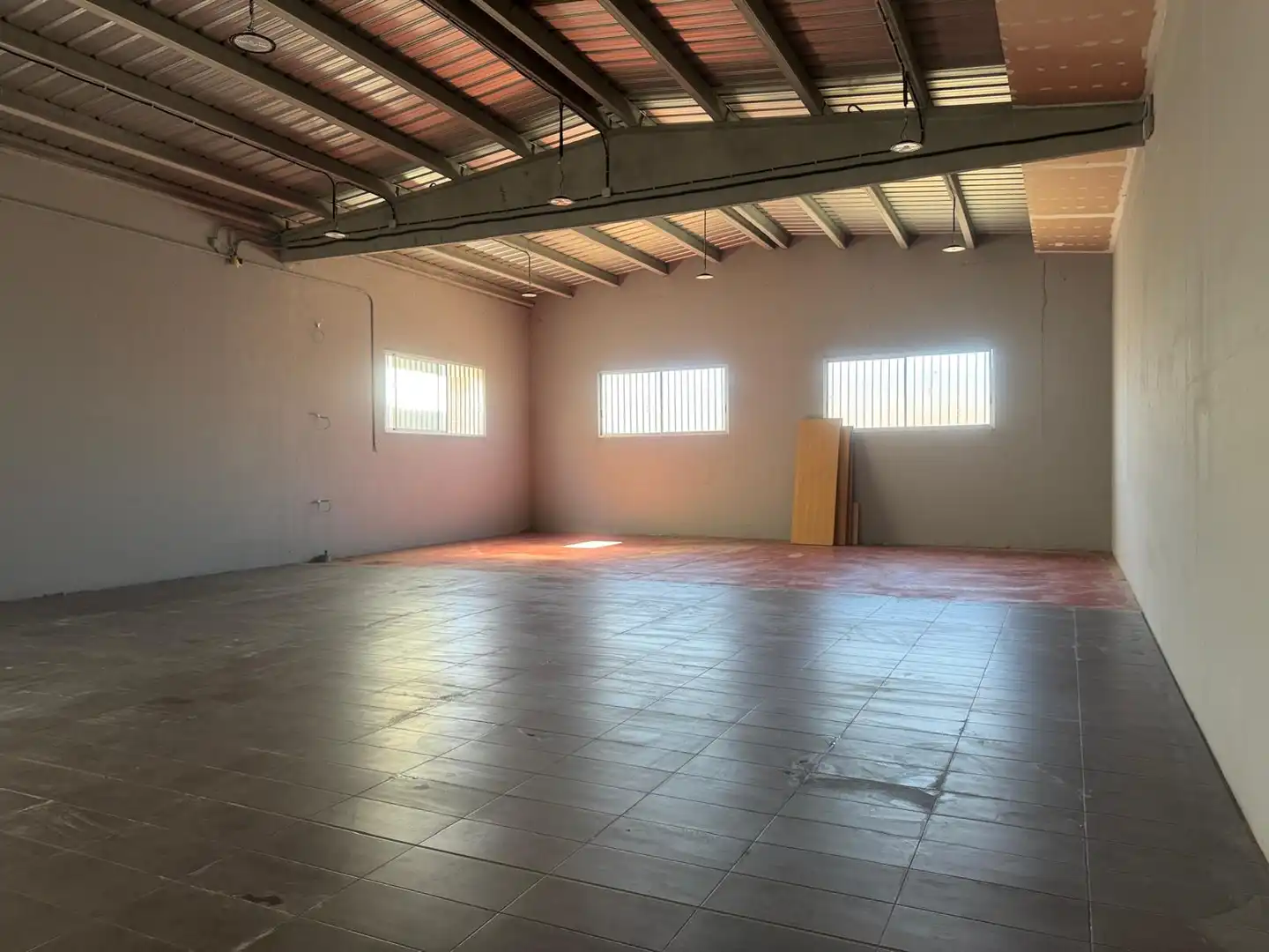 Nau industrial de lloguer en Tàrrega