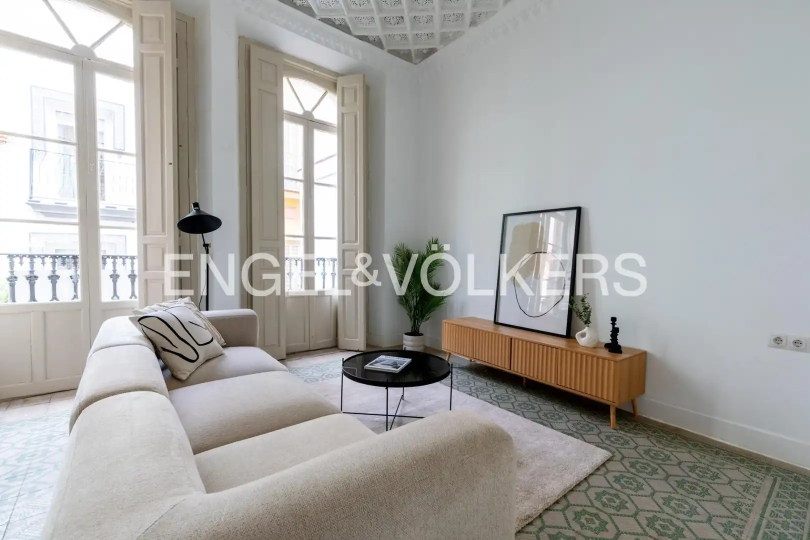 Living room of Flat for sale in Sevilla  with Air Conditioner, Heating and Balcony