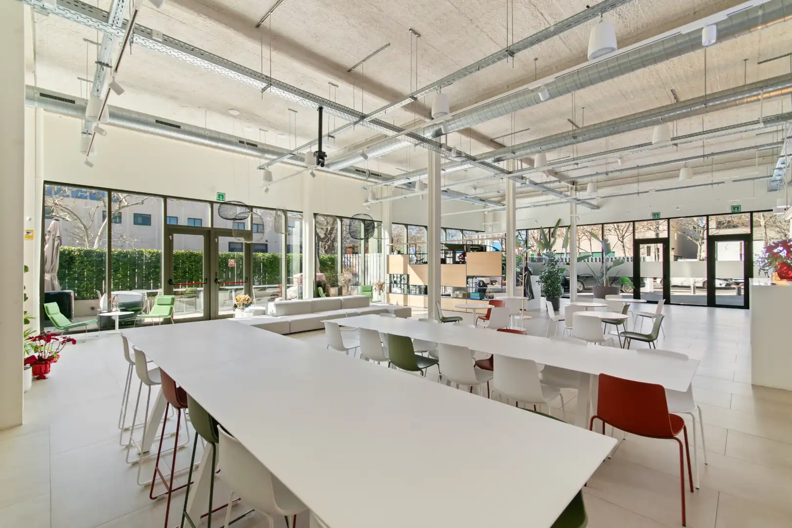 Büro zur Miete in Cornellà de Llobregat mit Klimaanlage, Heizung und Alarm