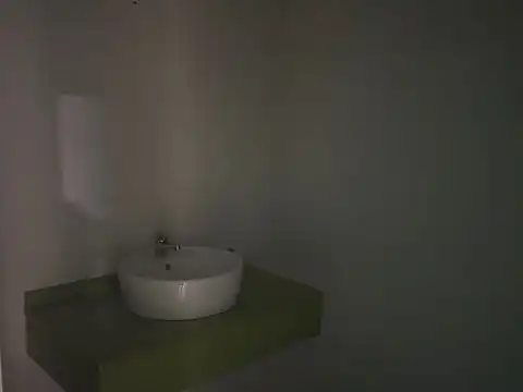 Bany de Local de lloguer en Astorga amb Parquet