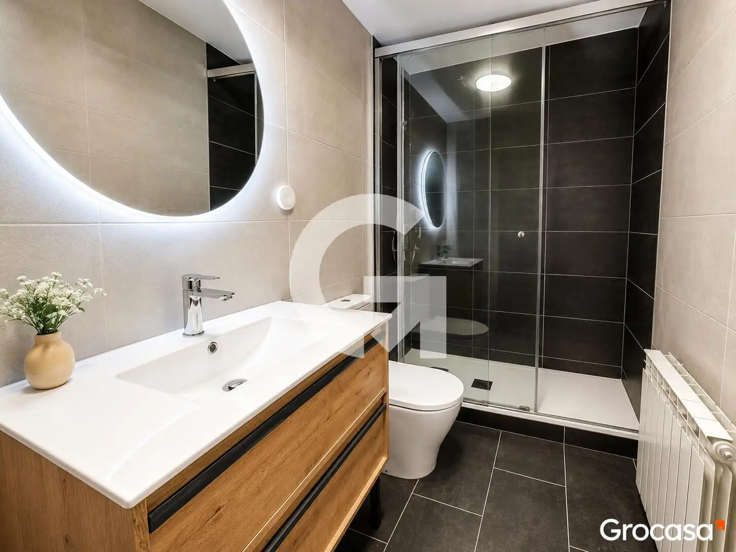 Badezimmer von Dachboden zum Verkauf in Vilanova i la Geltrú mit Klimaanlage, Heizung und Terrasse